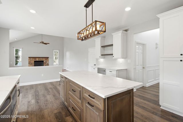 8 Cabin Brook Crescent Crest, Manchester, NJ 08759