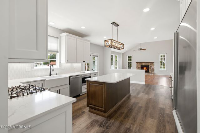 8 Cabin Brook Crescent Crest, Manchester, NJ 08759