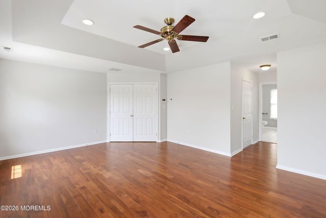 8 Cabin Brook Crescent Crest, Manchester, NJ 08759
