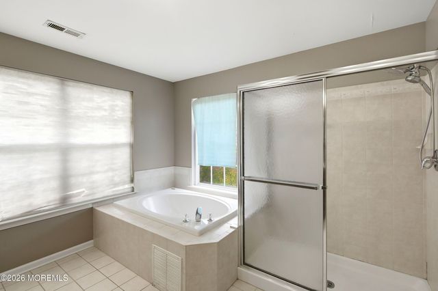 8 Cabin Brook Crescent Crest, Manchester, NJ 08759