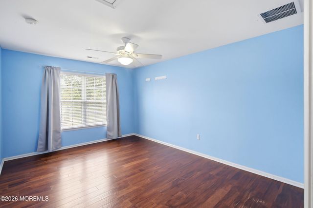 8 Cabin Brook Crescent Crest, Manchester, NJ 08759