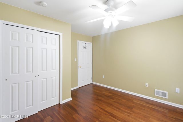 8 Cabin Brook Crescent Crest, Manchester, NJ 08759