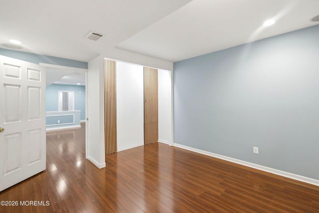 8 Cabin Brook Crescent Crest, Manchester, NJ 08759
