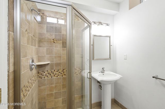 8 Cabin Brook Crescent Crest, Manchester, NJ 08759