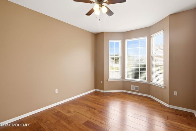 8 Cabin Brook Crescent Crest, Manchester, NJ 08759