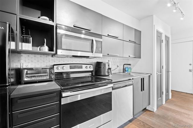 1140 N Downing Street 305, Denver, CO 80218