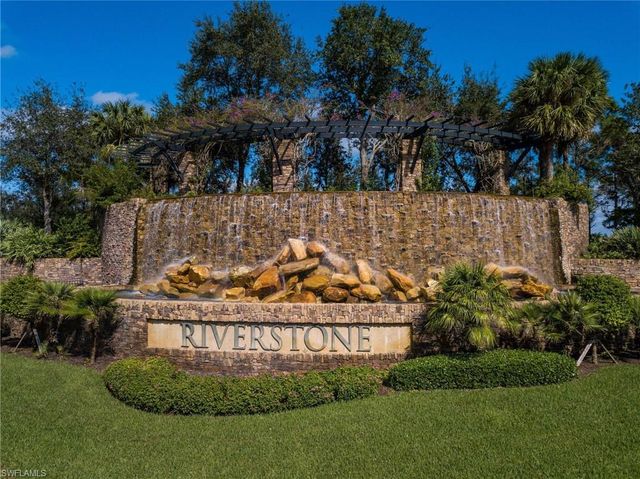 3322 Baltic DR, Naples, FL 34119