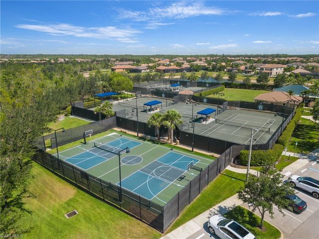 3322 Baltic DR, Naples, FL 34119