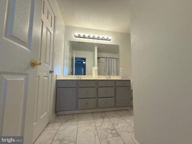 21843 RYAN PARK TER, Ashburn, VA 20147