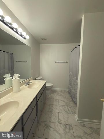 21843 RYAN PARK TER, Ashburn, VA 20147