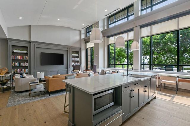100 3rd Avenue S 1703, Minneapolis, MN 55401