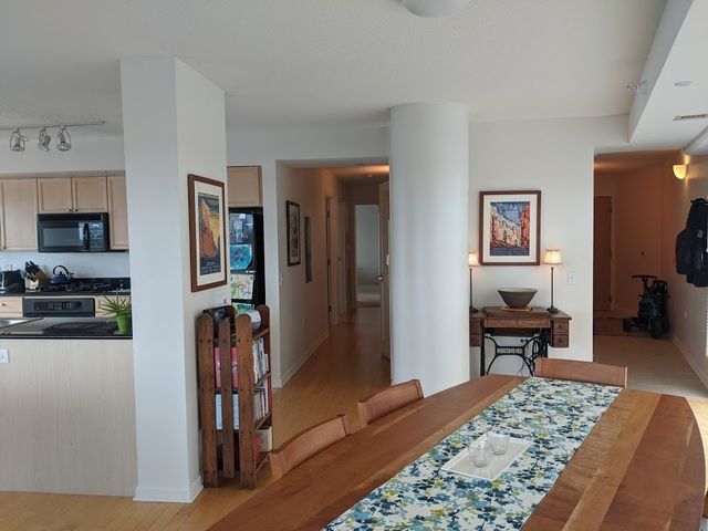 1720 Maple Avenue 710, Evanston, IL 60201