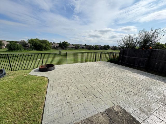 8133 Rock Elm Road, Fort Worth, TX 76131