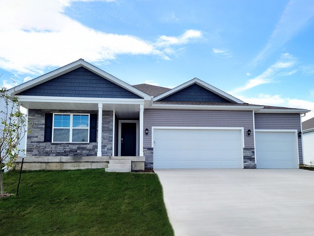 6601 Lake Ridge Avenue, Des Moines, IA 50320