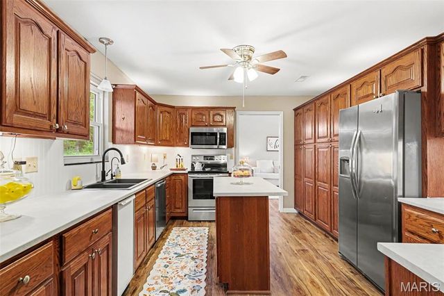 9618 E Vista Drive, Hillsboro, MO 63050