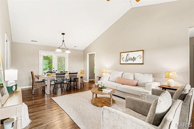 9618 E Vista Drive, Hillsboro, MO 63050