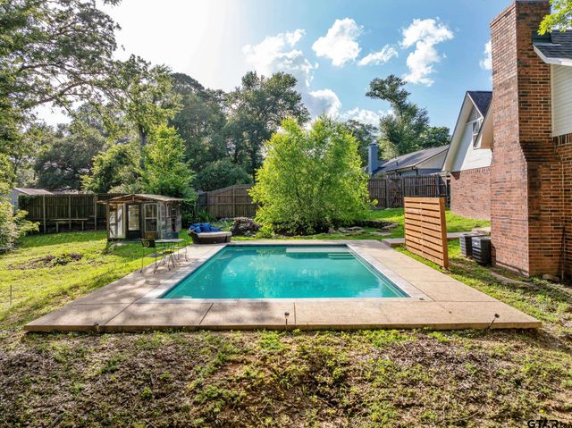 10887 Knollwood Dr, Tyler, TX 75703