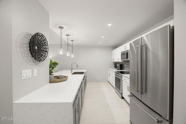 343 Pioneer Drive 101, Glendale, CA 91203