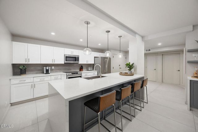 343 Pioneer Drive 101, Glendale, CA 91203