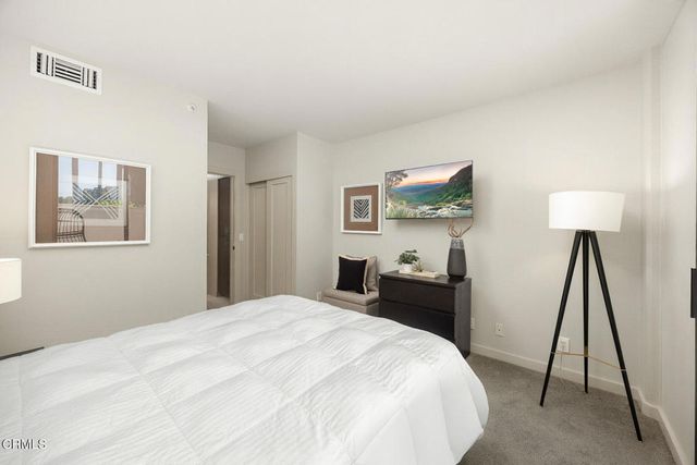 343 Pioneer Drive 101, Glendale, CA 91203
