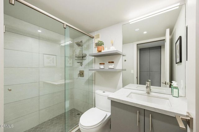 343 Pioneer Drive 101, Glendale, CA 91203