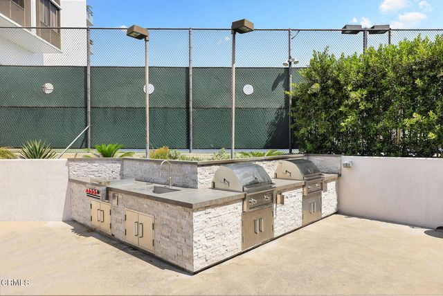 343 Pioneer Drive 101, Glendale, CA 91203