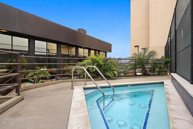 343 Pioneer Drive 101, Glendale, CA 91203
