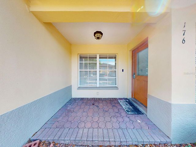 176 COQUINA BAY DR DRIVE, St Petersburg, FL 33705