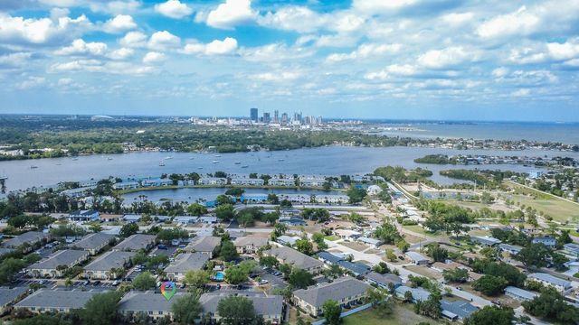 176 COQUINA BAY DR DRIVE, St Petersburg, FL 33705