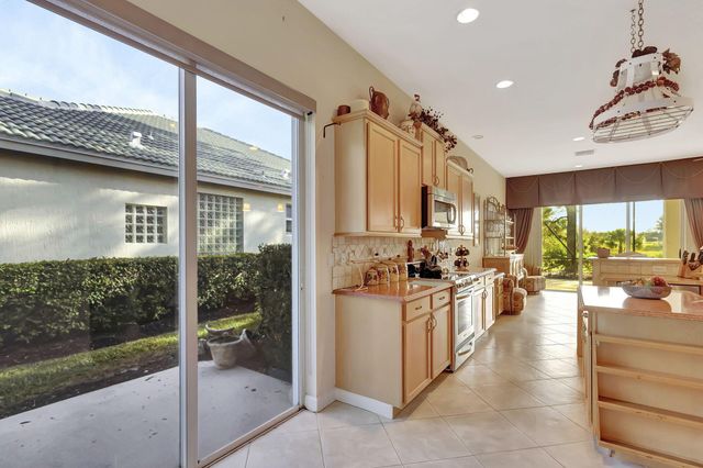 8929 First Tee Road, Port St Lucie, FL 34986