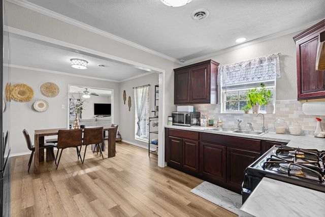 919 W 22nd St, Odessa, TX 79763