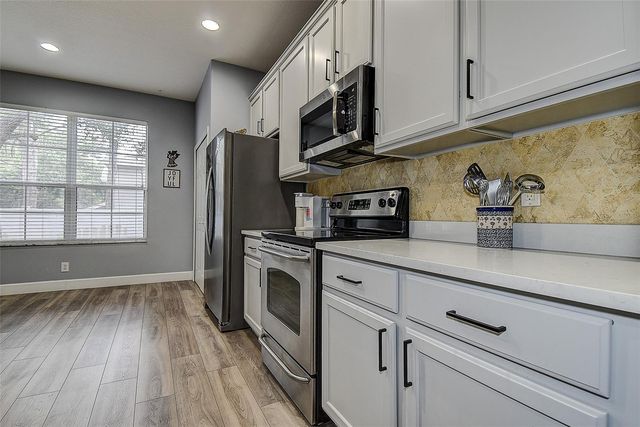 1426 HILLVIEW LANE, Tarpon Springs, FL 34689