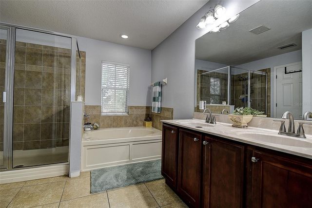 1426 HILLVIEW LANE, Tarpon Springs, FL 34689