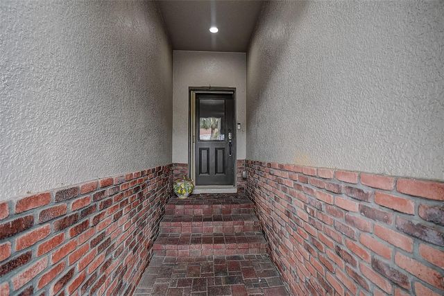 1426 HILLVIEW LANE, Tarpon Springs, FL 34689