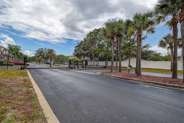 1426 HILLVIEW LANE, Tarpon Springs, FL 34689