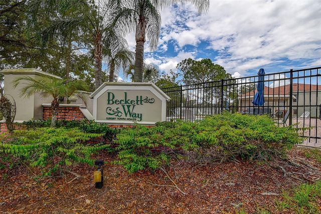 1426 HILLVIEW LANE, Tarpon Springs, FL 34689