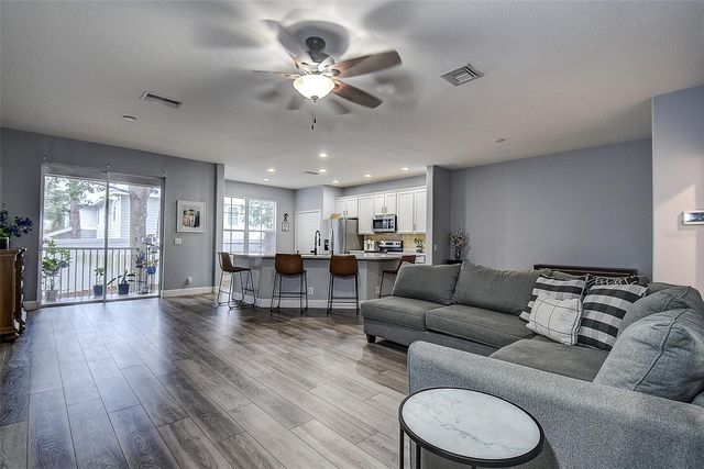 1426 HILLVIEW LANE, Tarpon Springs, FL 34689