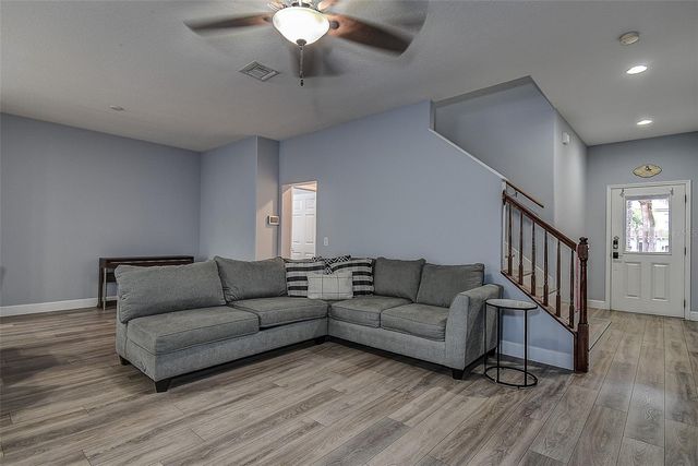 1426 HILLVIEW LANE, Tarpon Springs, FL 34689