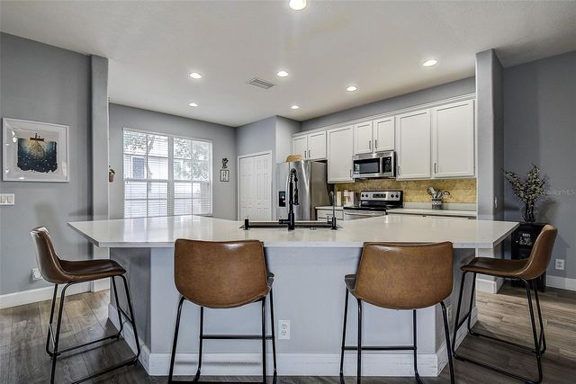 1426 HILLVIEW LANE, Tarpon Springs, FL 34689