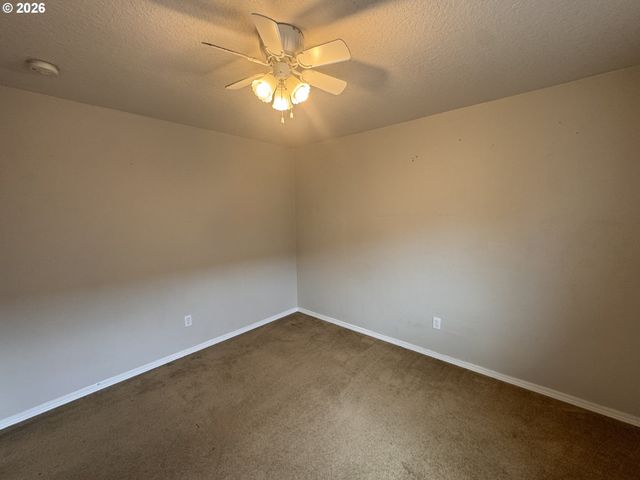 310 W 13TH St, Lafayette, OR 97127