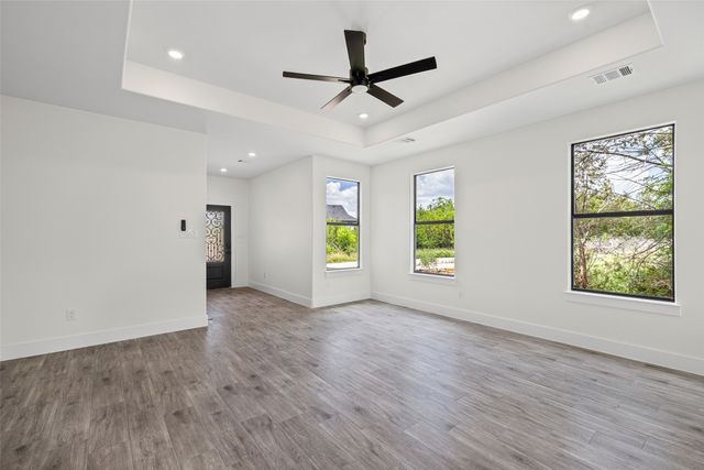 5622 Van Horn Drive, Granbury, TX 76048