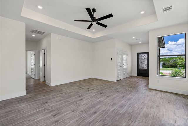 5622 Van Horn Drive, Granbury, TX 76048