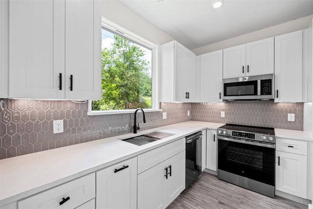 5622 Van Horn Drive, Granbury, TX 76048
