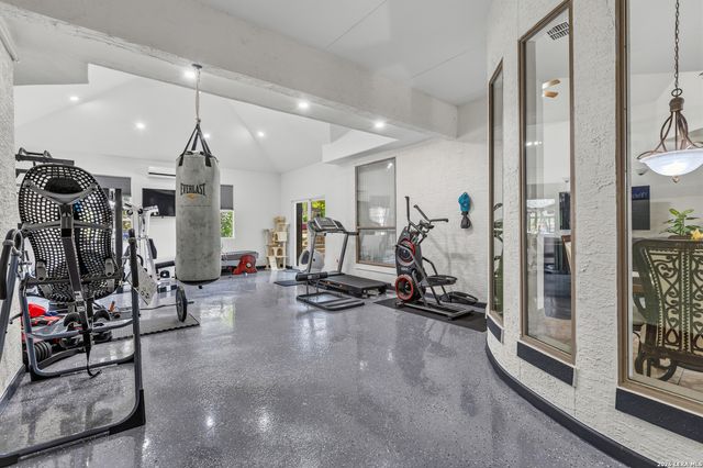 21815 ROAN BLF, San Antonio, TX 78259