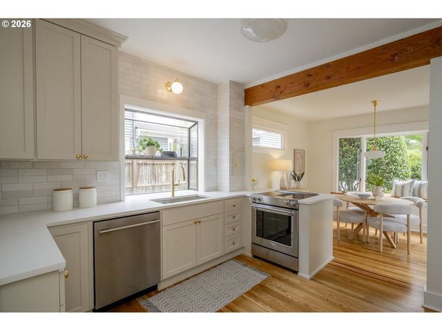 2012 Ne 26TH Ave, Portland, OR 97212