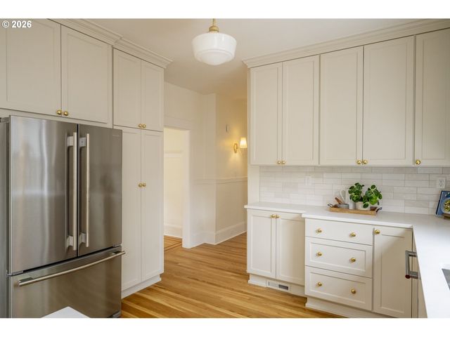 2012 Ne 26TH Ave, Portland, OR 97212