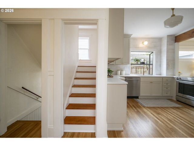 2012 Ne 26TH Ave, Portland, OR 97212