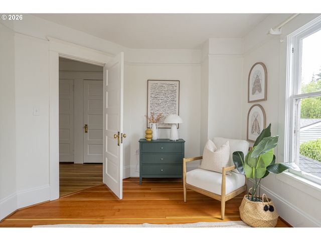 2012 Ne 26TH Ave, Portland, OR 97212