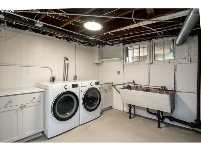 2012 Ne 26TH Ave, Portland, OR 97212