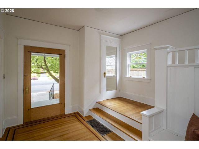 2012 Ne 26TH Ave, Portland, OR 97212